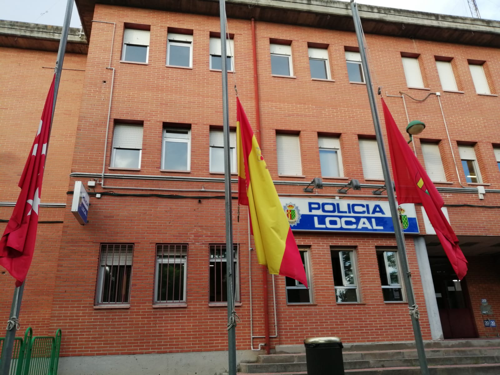 Banderas media asta Policia Local Getafe