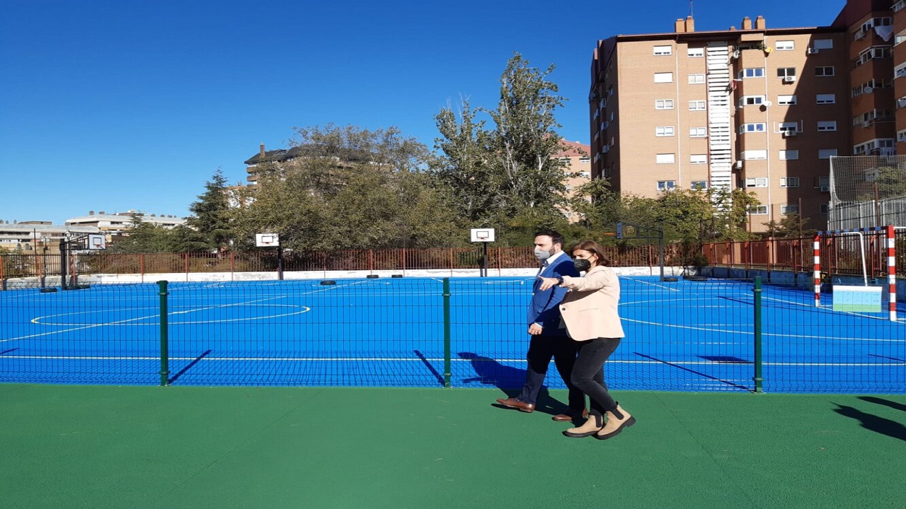 Ángel Niño en su visita al CEIP San Juan Bautista