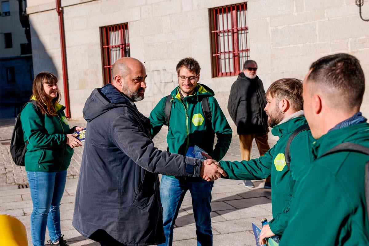 Los jóvenes trabajarán en la institución durante 8 meses, completando las 110 horas estipuladas en el programa
