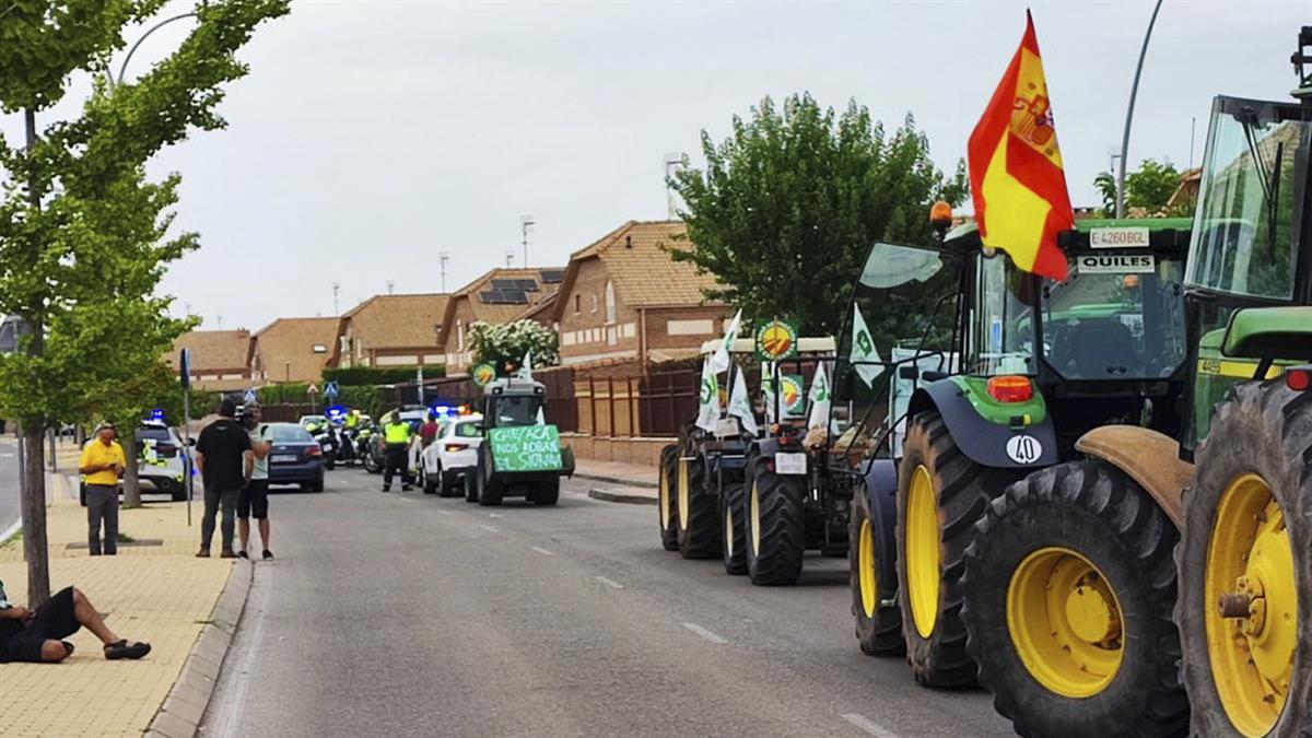 La Unión de Uniones de Agricultores y Ganaderos pide “buscar soluciones que afronten la situación del campo”