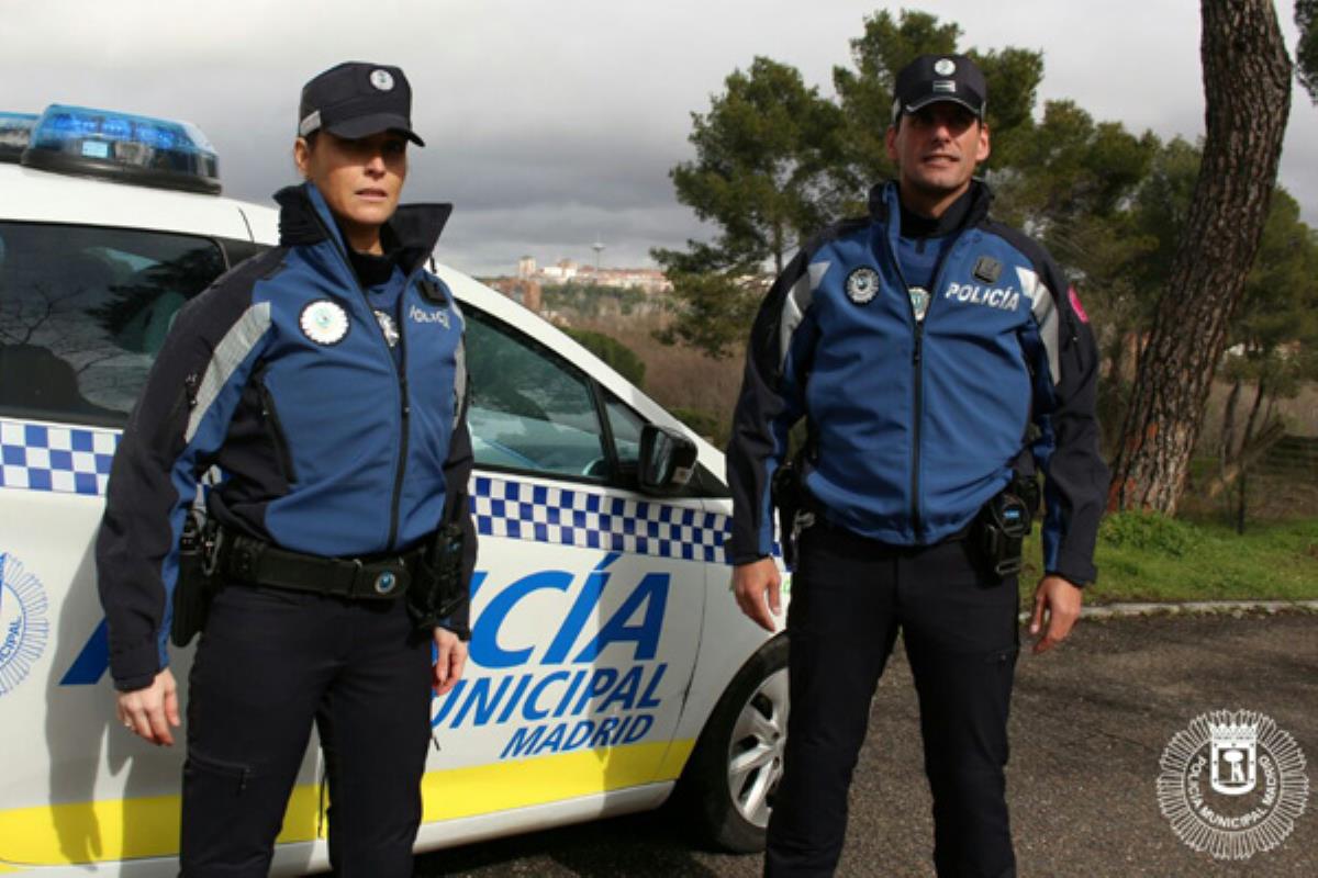 Vicálvaro ha sido testigo de como el cadáver de un hombre, tras sufrir un infarto, ha sido saqueado en plena calle