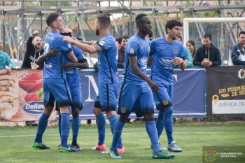 El conjunto azulón superó a un combativo Zamudio y está un pasito más cerca de disputar los Play Off por el ascenso