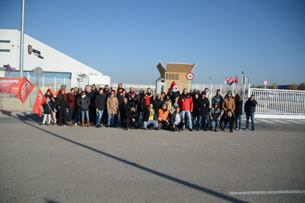 El personal del centro logístico más grande de Amazon en España, situado en San Fernando, parará durante la Navidad