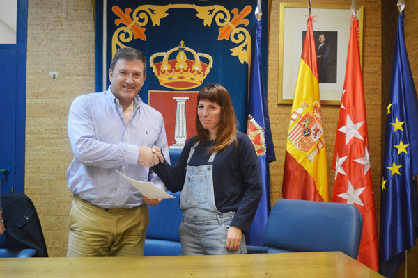 El AMPA del CEIP Hermanos Torá firma un convenio con el Ayuntamiento de la localidad para defender los derechos de la Infancia