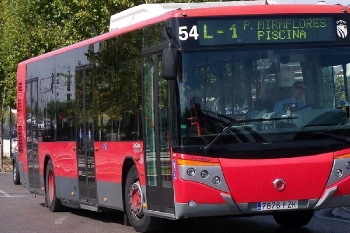 La empresa estudia implantar mamparas en los coches de la flota