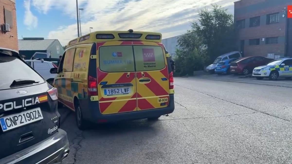 El hombre se ha precipitado de una altura de 12 metros y los servicios de emergencias no han podido reanimarle tras las graves heridas