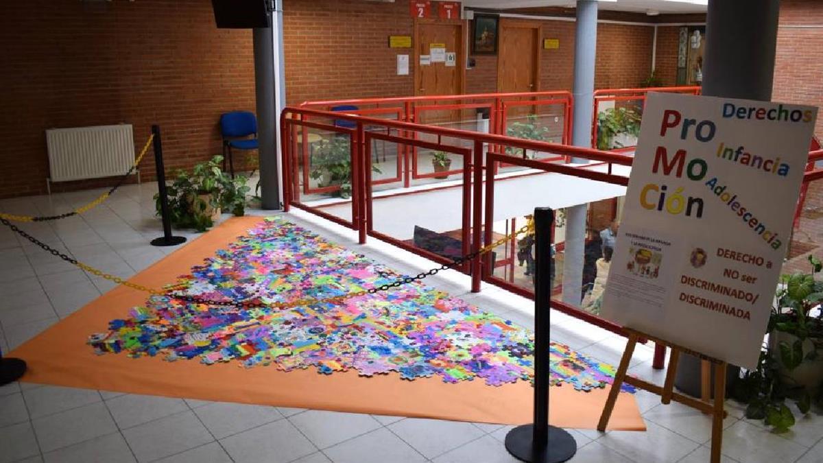 Algunos de estos trabajos se pueden ver en la Casa de Cultura, entre ellos, puzzles con mensajes