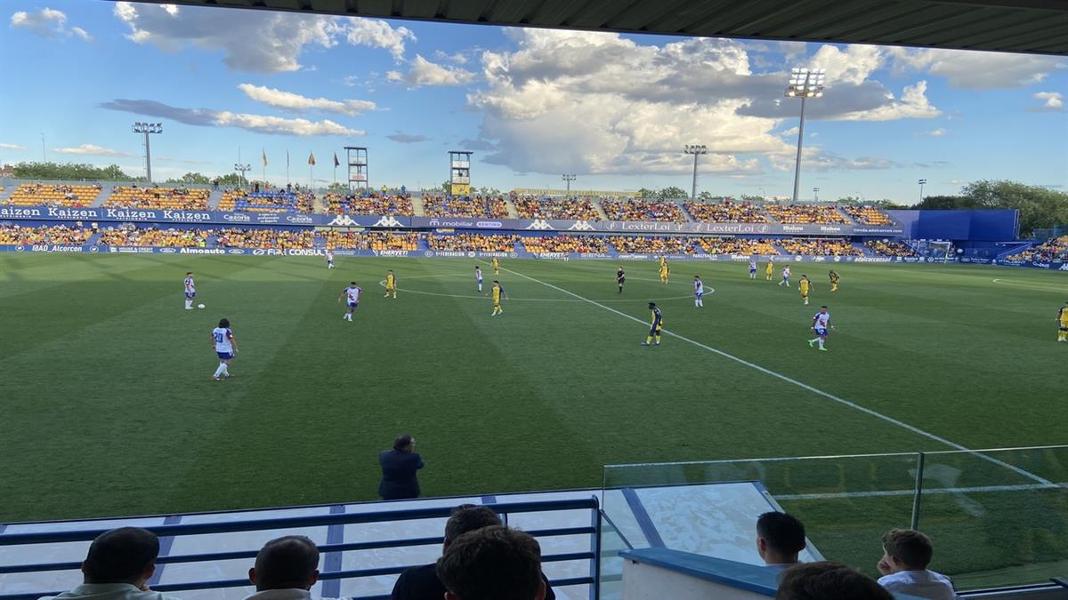 Se impone por 2-1 ante el Rayo Majadahonda en un partido que se le acabó complicando