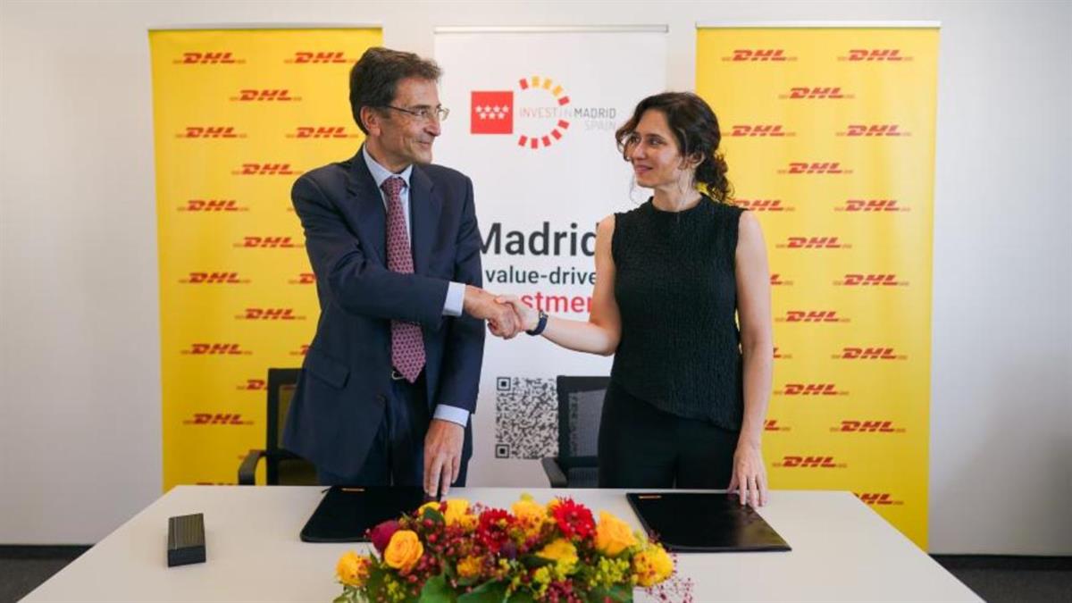 La presidenta de la Comunidad ha firmado un acuerdo con la empresa DHL