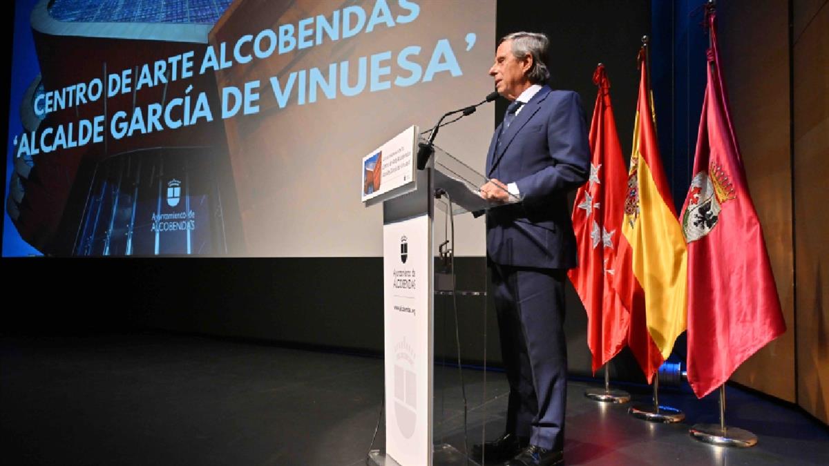 Emotivo homenaje a Ignacio García de Vinuesa que ya da su nombre al Centro de Arte Alcobendas