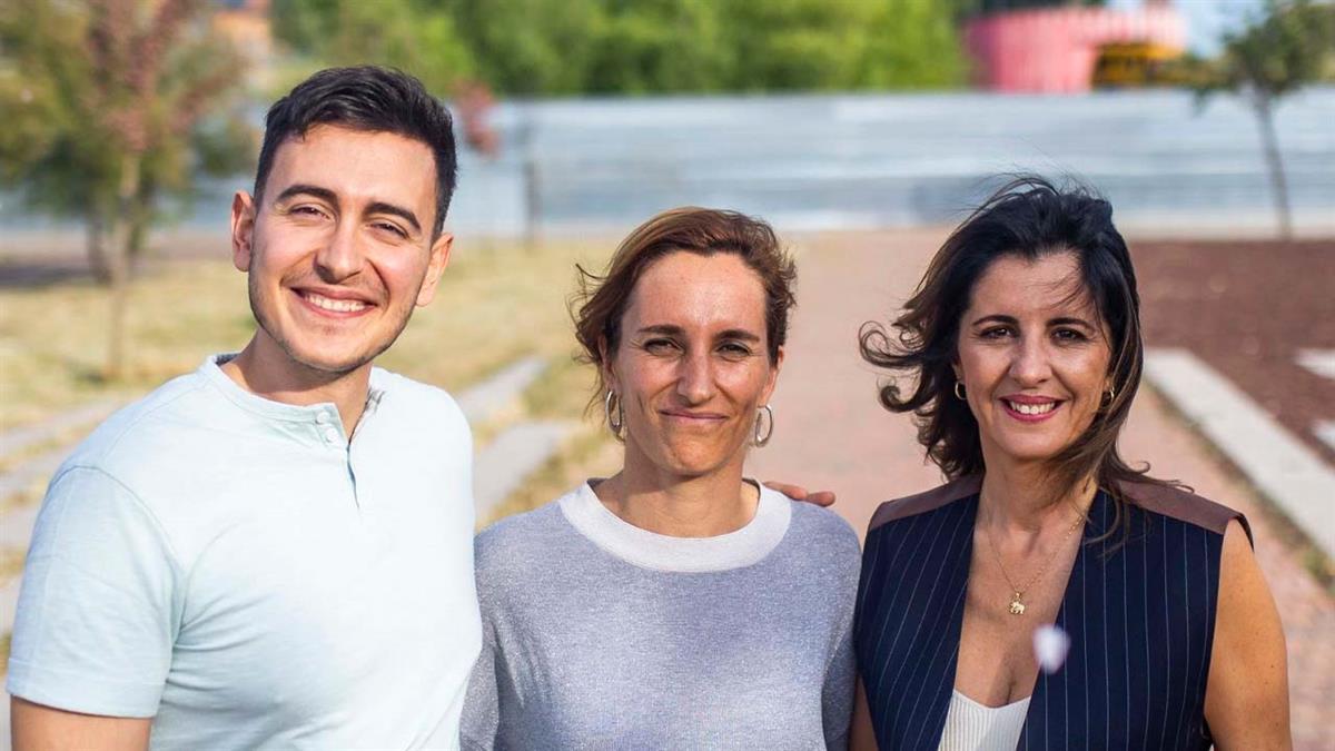 Se trata del candidato más joven de Alcorcón a las listas autonómicas, Daniel García y Alessandra Romero, candidata a la lista de Trinidad Castillo