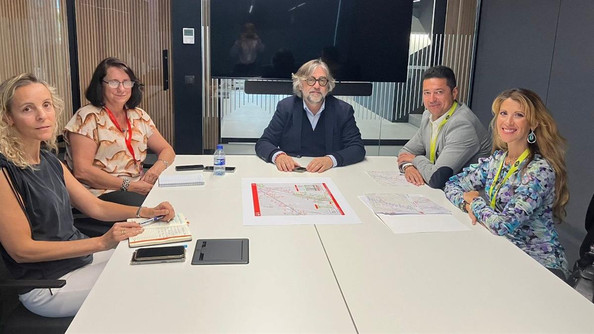 Óscar Lalanne se reunión con el gerente del Consorcio Regional de Transportes Pablo Rodríguez