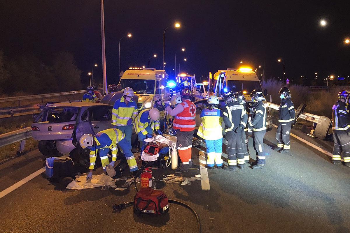 Dos coches han colisionado en la M-407