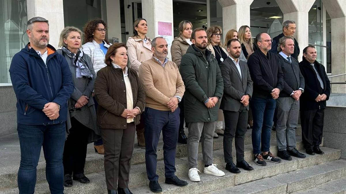 En señal de duelo y respeto por las víctimas de la DANA