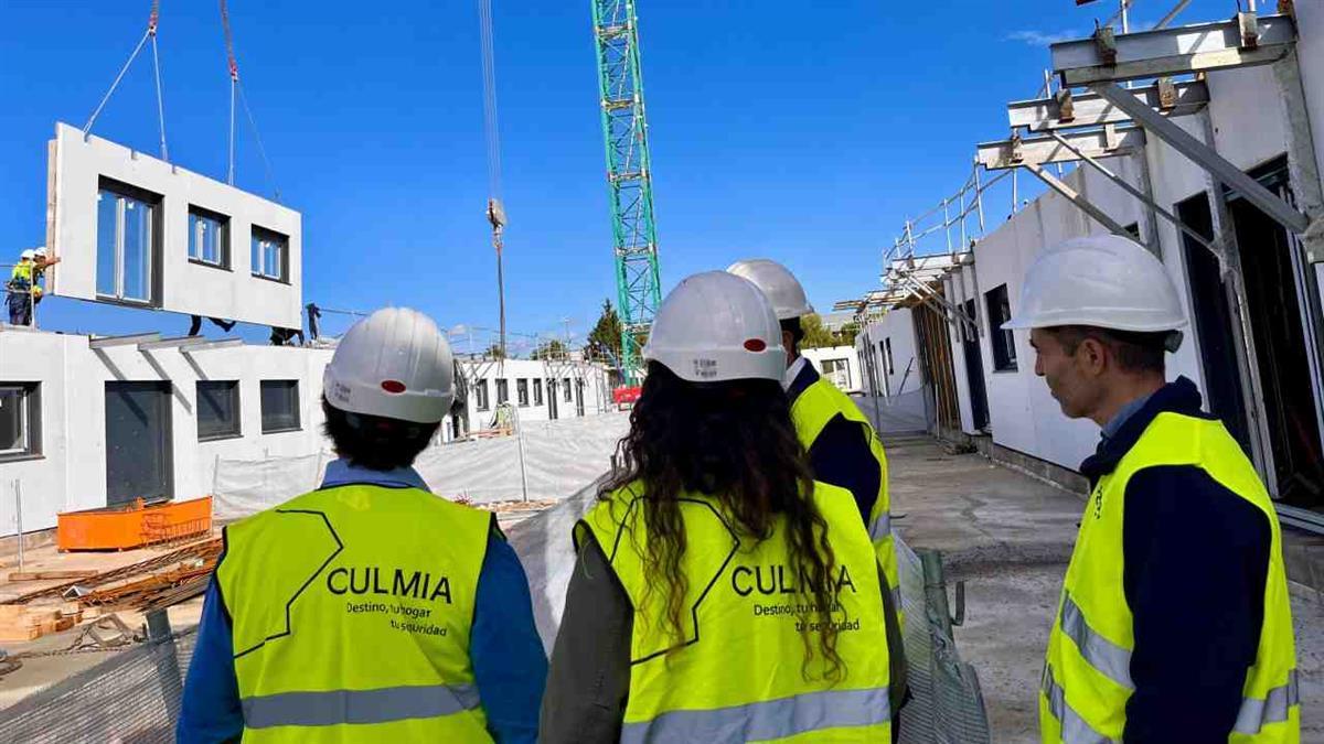 El alcalde y la concejala de Vivienda han visitado las obras