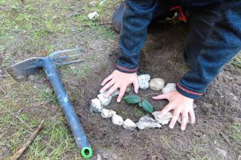 La localidad propone crear un grupo de voluntariado que realice actividades para revitalizar su bosque