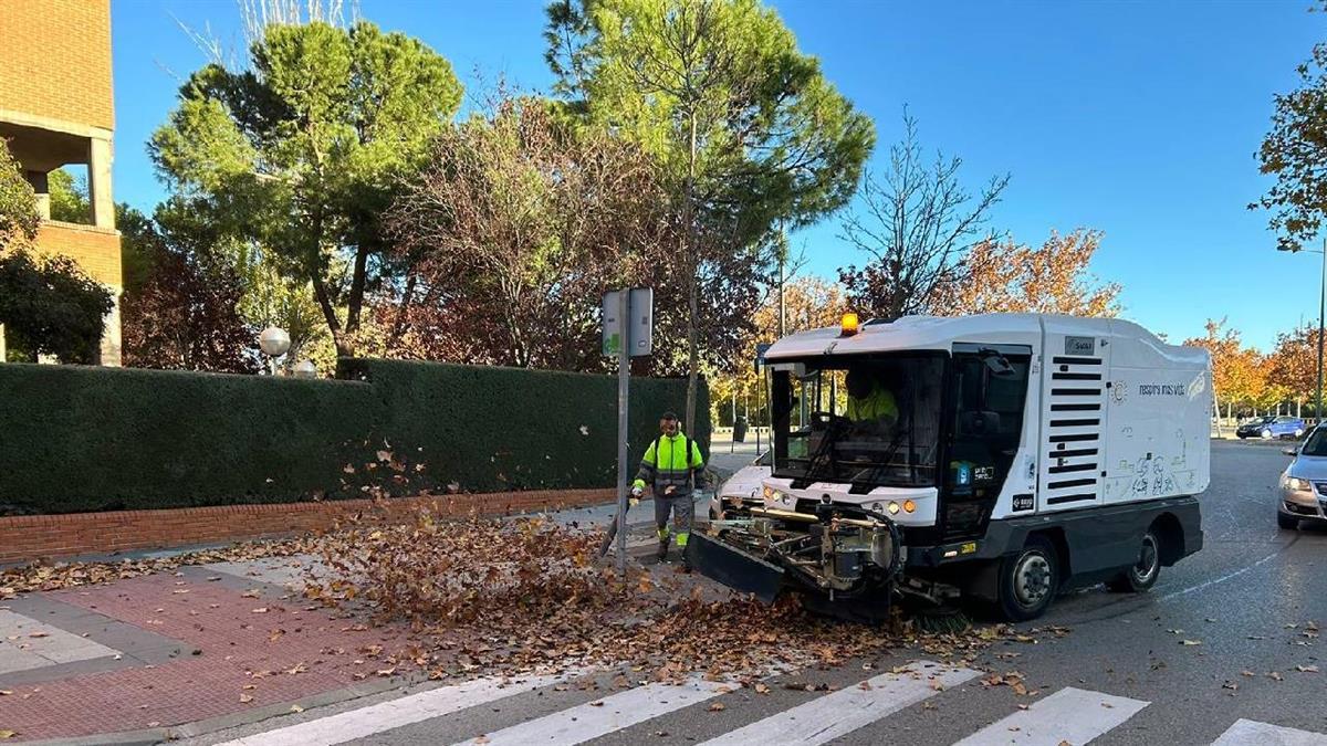 Hasta final de año, dos equipos de barrido mixto se unirán al servicio habitual de limpieza