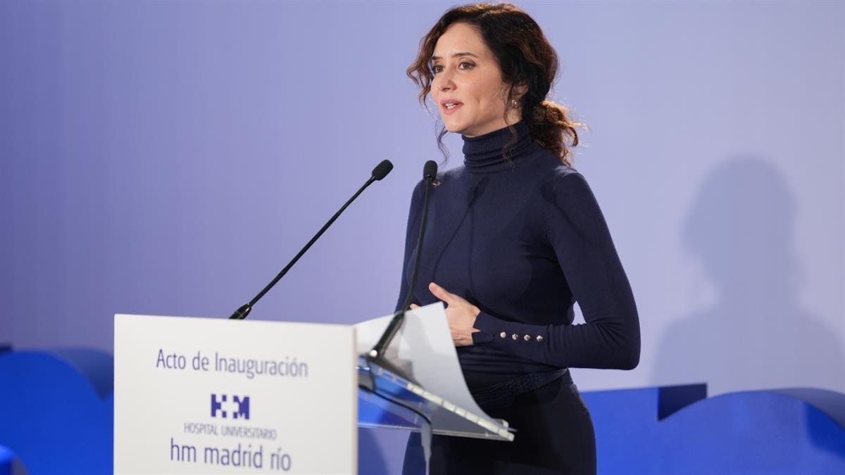 La presidenta de la Comunidad de Madrid mantiene la colaboración de los dos sectores, público y privado, ante los nuevos "desafíos"