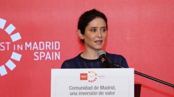 La presidenta defiende la región en Ecuador para "seguir abriendo la Comunidad al mundo"