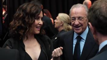 La presidenta de la Comunidad de Madrid acompañó a los galardonados durante la gala