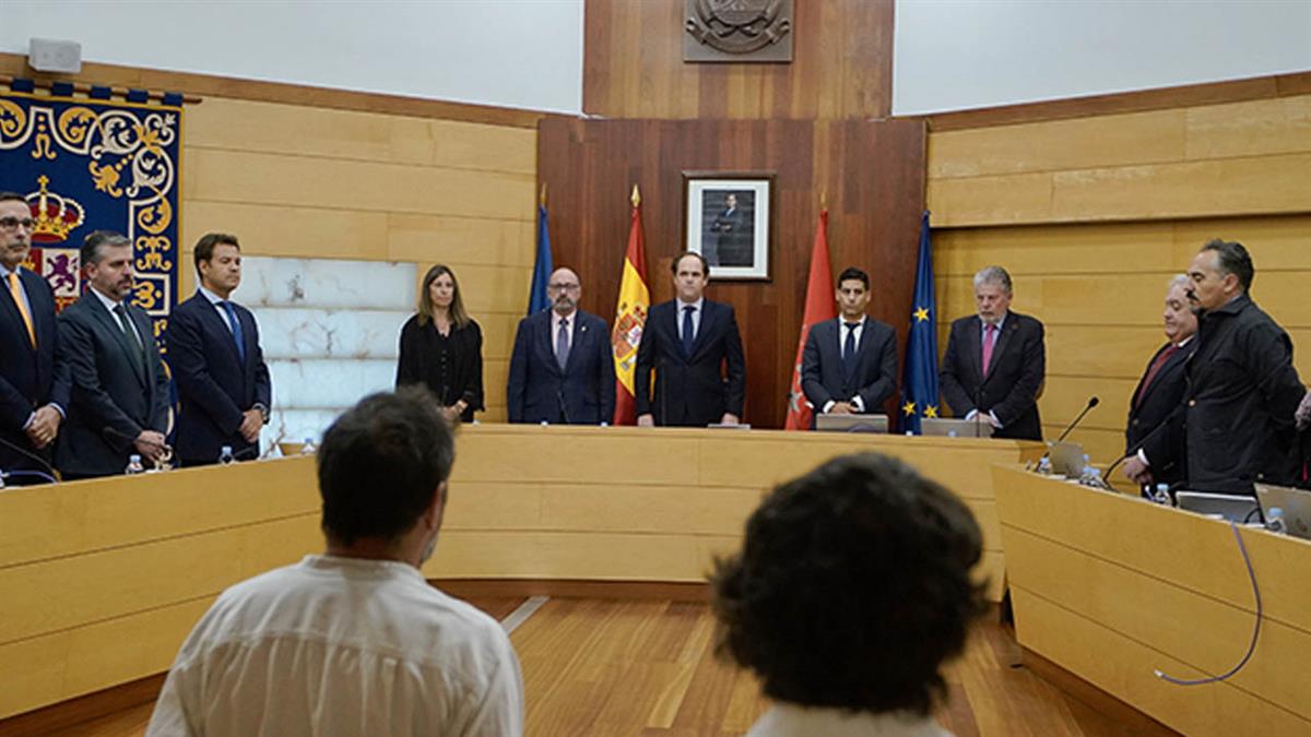 El Pleno roceño concede al centro el nombre de `Alcalde Bonifacio de Santiago´