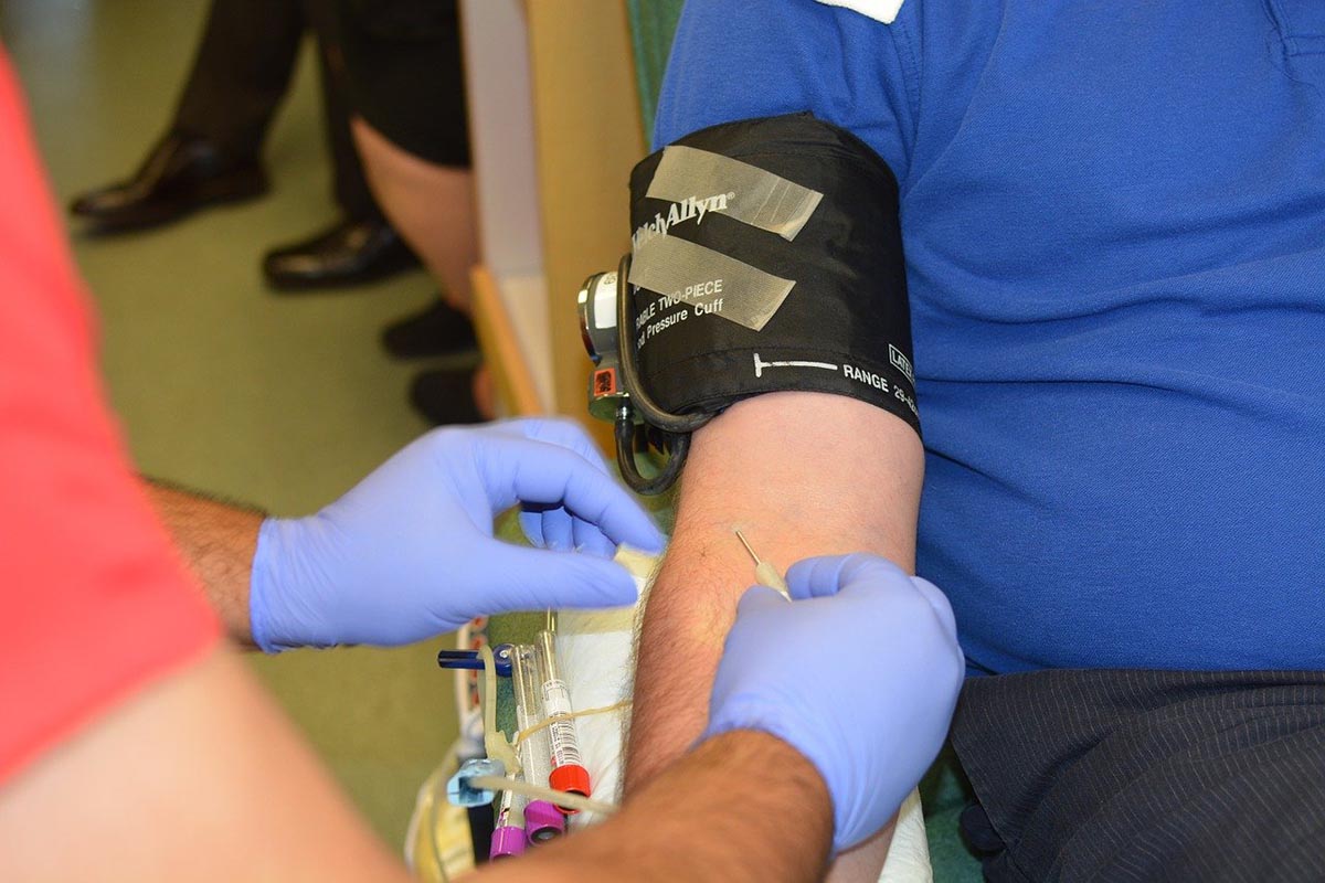 Durante todo el día de hoy se podrá donar sangre frente al edificio Politécnico de la Universidad de Alcalá