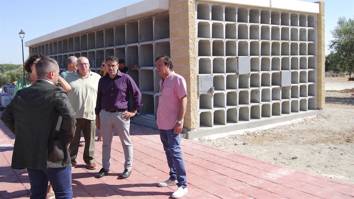 Este camposanto, construido hace 27 años, está "a punto de finalizar sus obras"