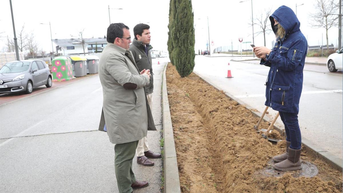 Las obras han empezado en la mediana de la avenida Monte