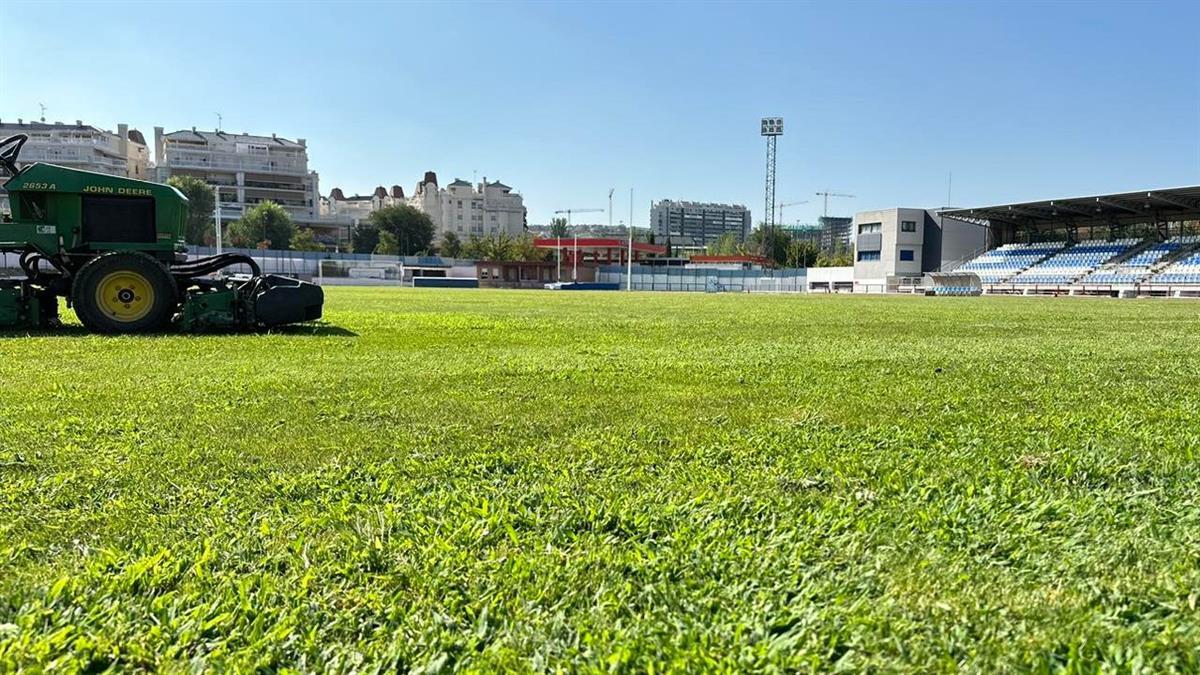 La empresa encargada del mantenimiento del césped del Estadio del Atlético del Madrid, el Betis y el Girona también lo hará en Arganda del Rey