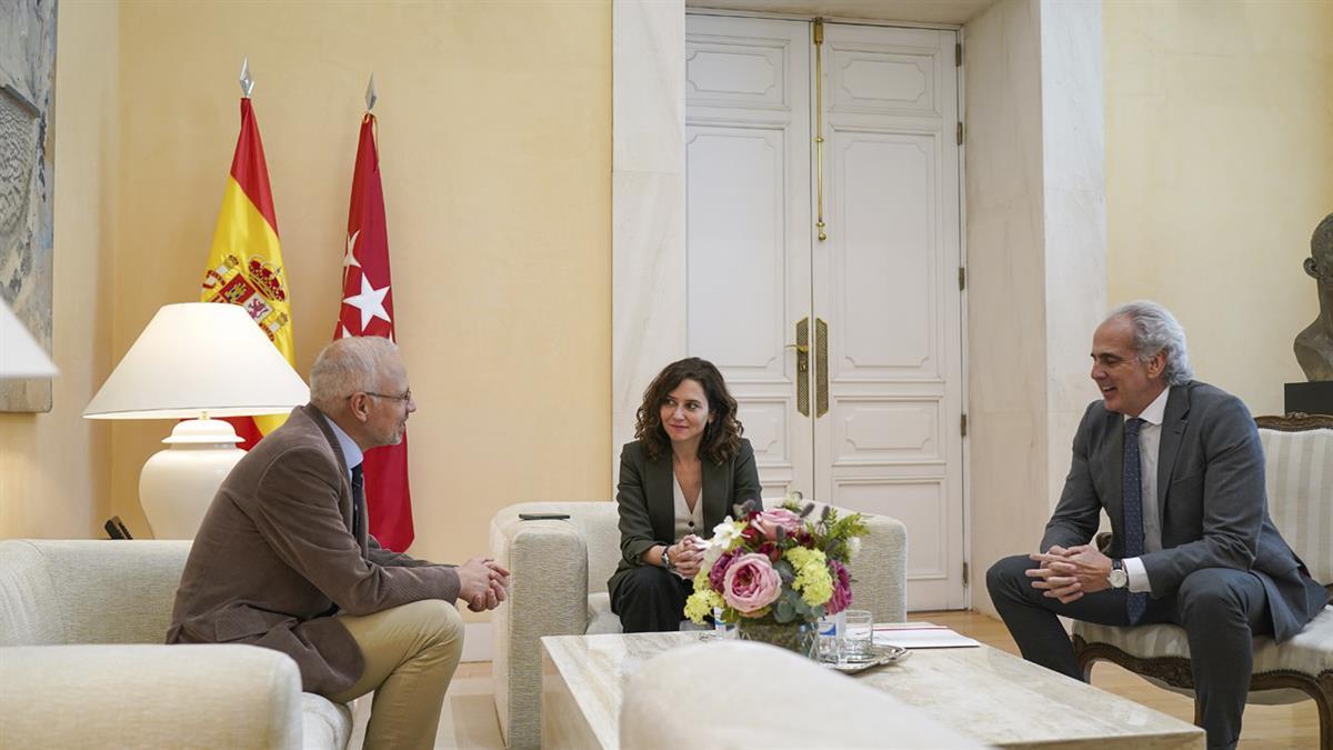 Ayuso se ha reunido con Manuel Martínez-Sellés, el presidente del órgano colegial