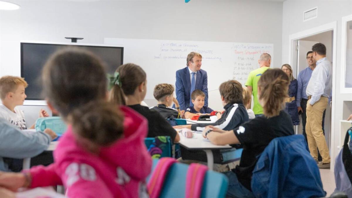 El alcalde de Tres Cantos asistió al comienzo de curso en el CEIP Miguel de Cervantes