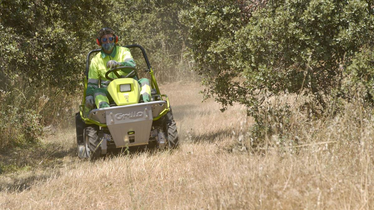 El municipio ha comenzado la campaña de desbroces para minimizar el riesgo