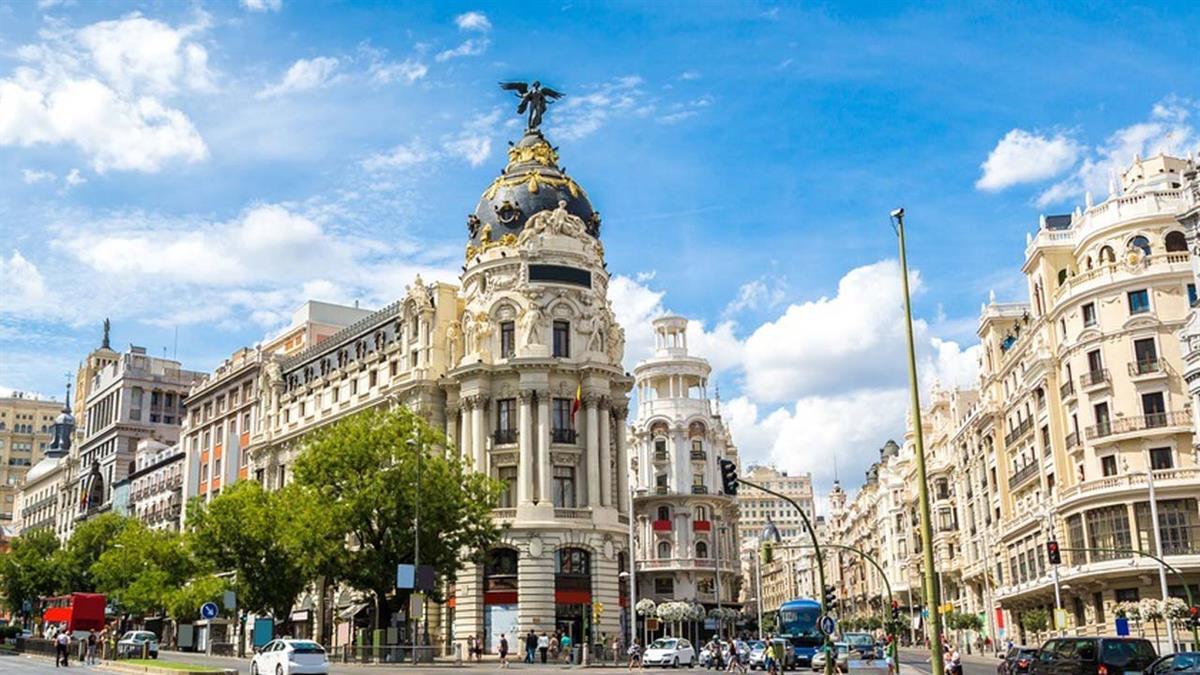 Madrid es una ciudad vibrante y llena de oportunidades para conocer a nuevas personas