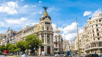 Madrid es una ciudad vibrante y llena de oportunidades para conocer a nuevas personas