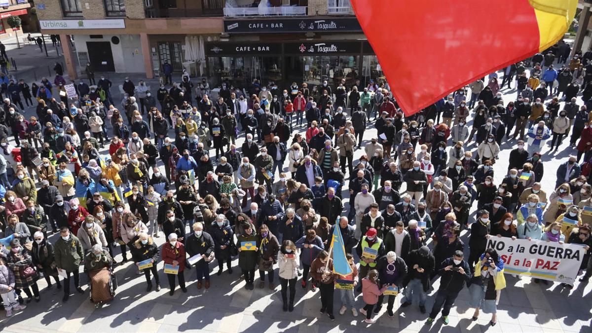 Móstoles demuestra su apoyo y solidaridad a todas las personas que sufren el drama de la guerra 