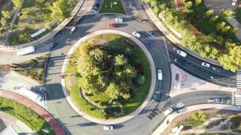 Este proyecto se desarrolla desde el anterior mandato y se basa en directrices europeas para reducir las emisiones de gases contaminantes
