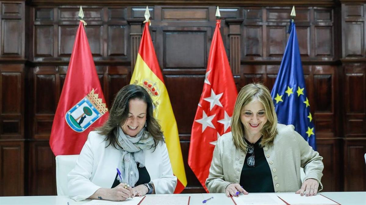 Suscrito por la coordinadora general de la Alcaldía, Inmaculada Sánchez-Cervera, y la presidenta de la AMM, Rocío Sampere
