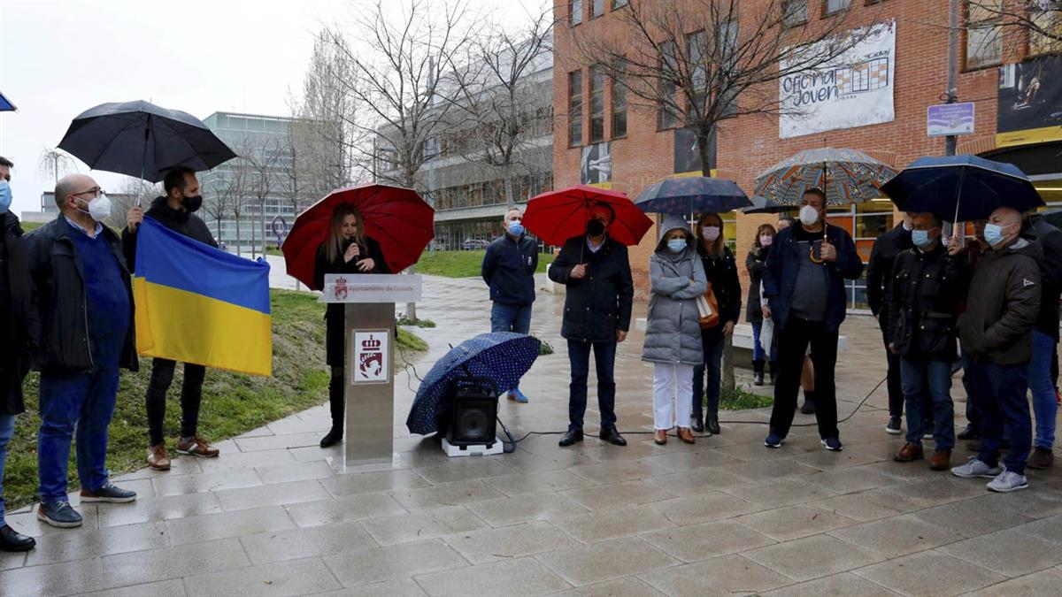 La ciudad se concentró en el Árbol de la Solidaridad en apoyo al pueblo ucraniano