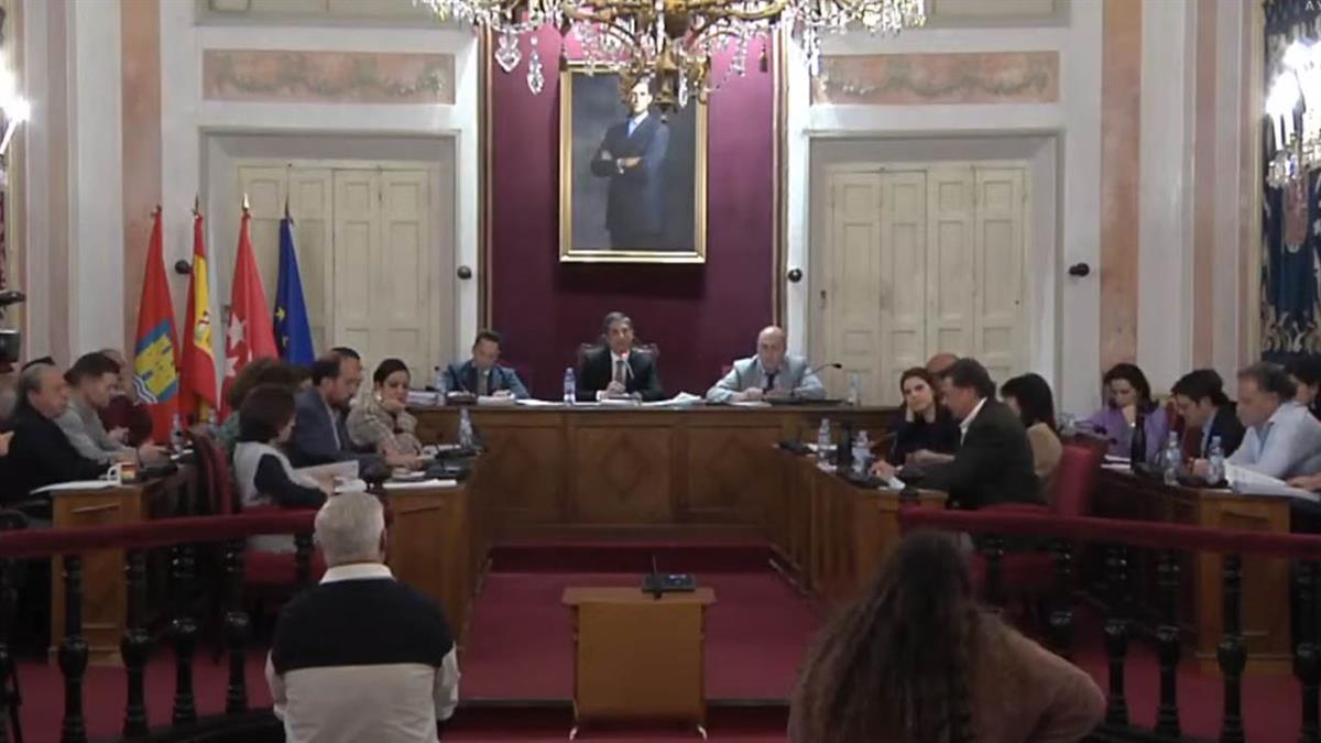 Se ha aprobado una moción en el Pleno para instar a la Comunidad a construir unos aparcamientos provisionales mientras se gestionan los definitivos 