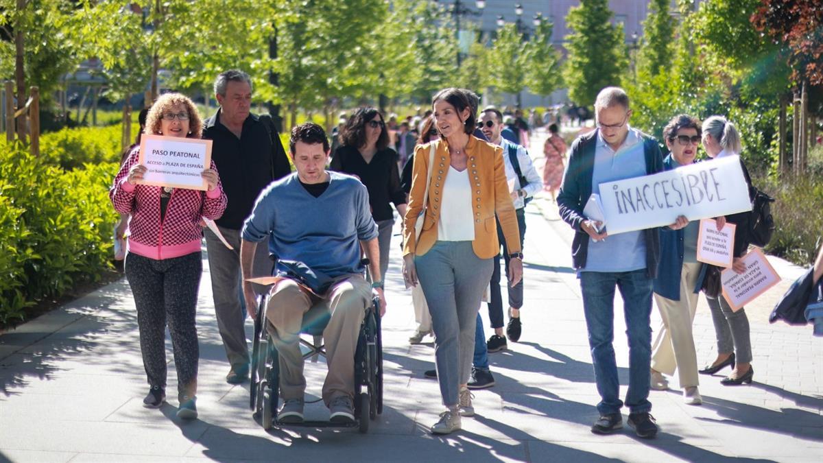 La portavoz del PSOE denuncia lo sucedido y el Ayuntamiento de Madrid responde asegurando que "ninguna mujer se ha quedado sin atención"