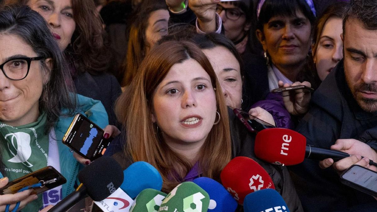 La diputada de Más Madrid todavía no ha entregado su acta después de anunciar hace unos días que sí lo haría