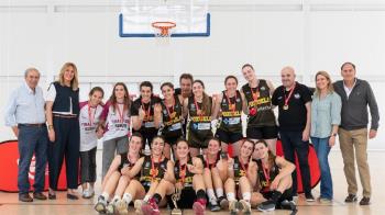 El equipo femenino del Club Baloncesto Pozuelo gana por segundo año consecutivo