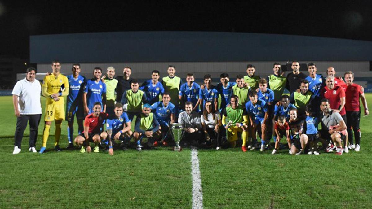 Los nuestros ganan a un rival de primera como el Rayo para levantar la copa en casa.