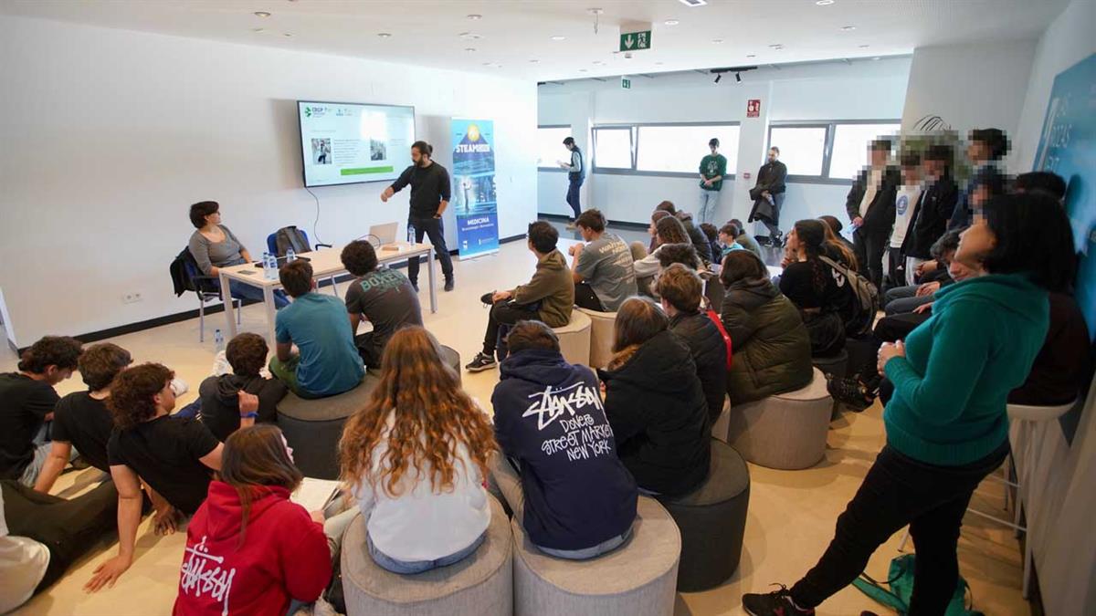 Más de 300 alumnos de 4º de ESO y Bachillerato participaron en el evento