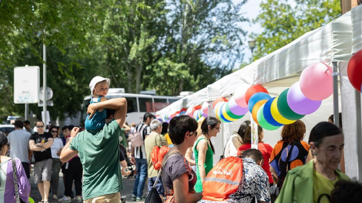 Cientos de niños disfrutaron de una jornada de juegos, talleres y espectáculos 