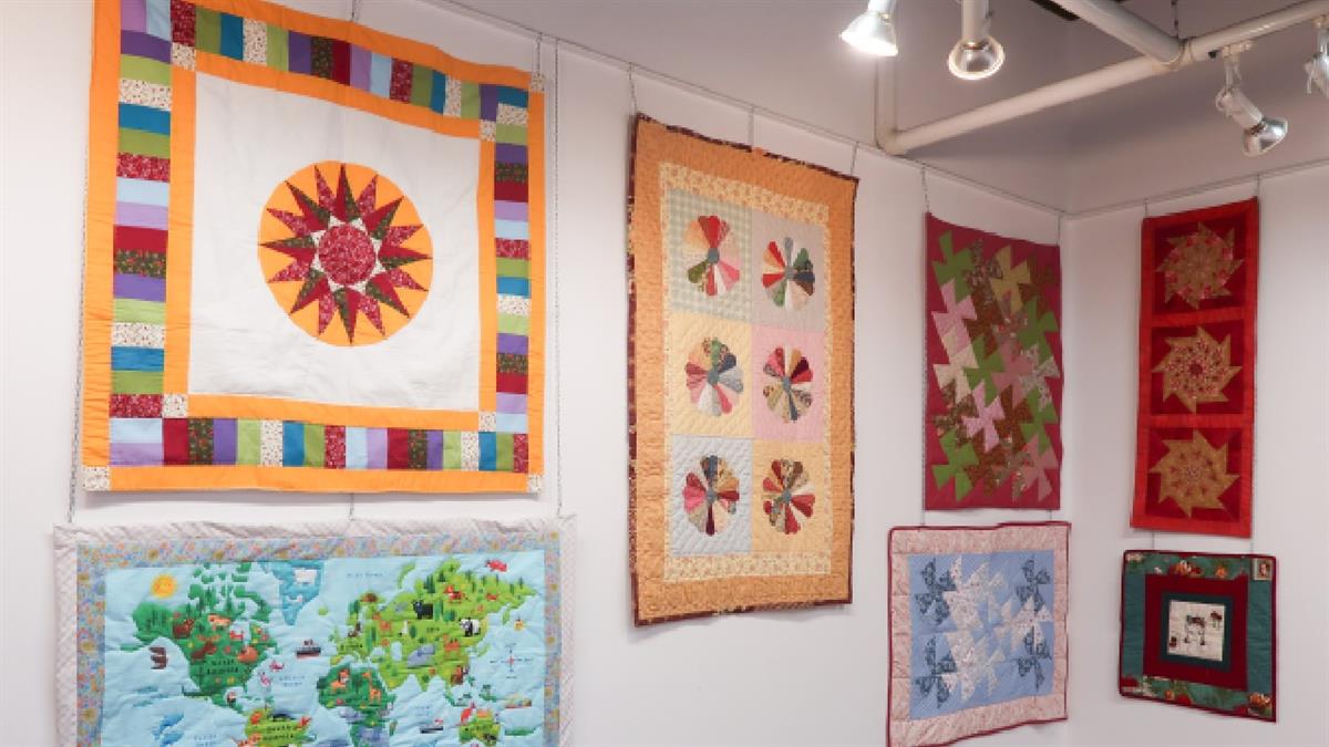 Llega al municipio la exposición “Arte textil, tapices y patchwork”