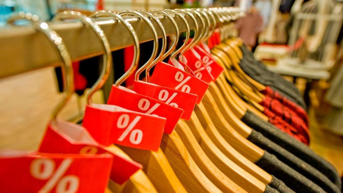 Consumo abre nuevos expedientes por "falsas rebajas" e inicia una campaña para detectar posibles fraudes en las ofertas del verano