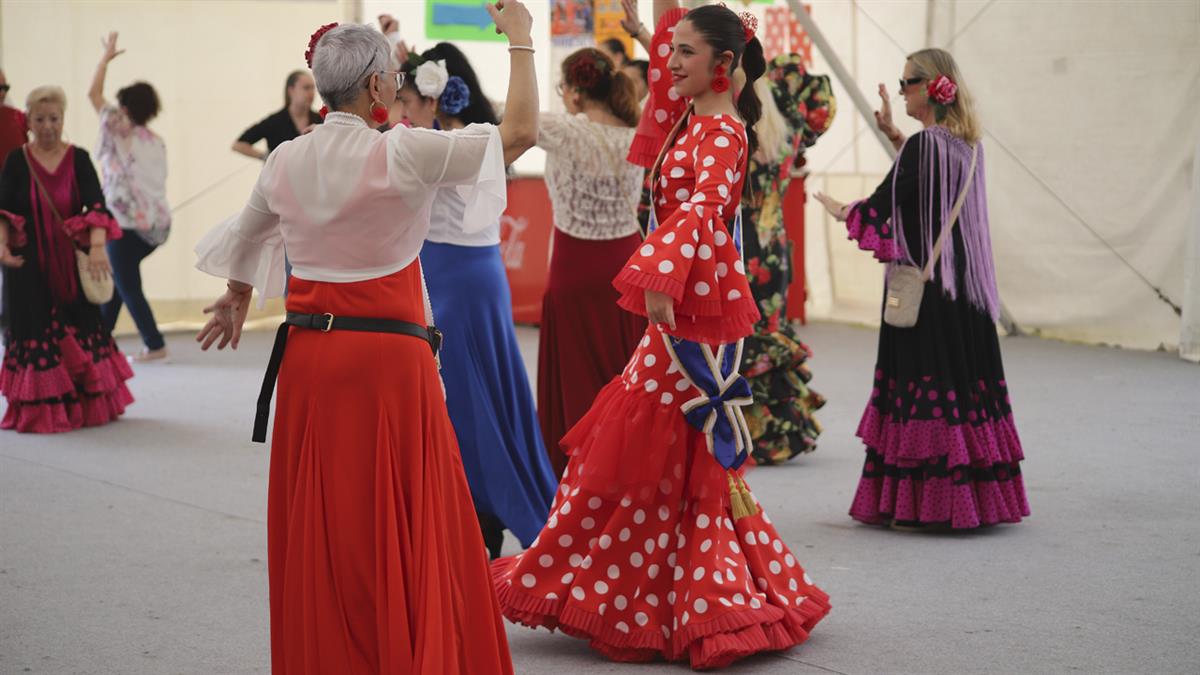 Música, baile, gastronomía y romería con caballos han hecho disfrutar a los morateños