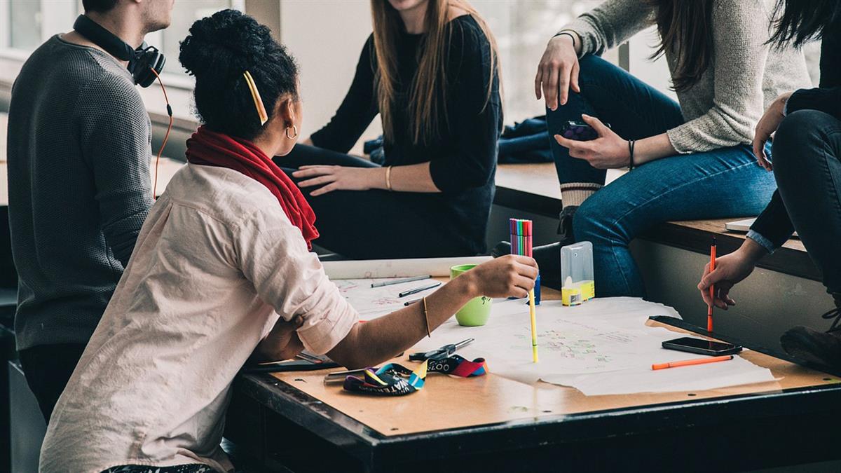 Se destina a orientar al alumnado de 4º de Secundaria y 2º de FP Básica