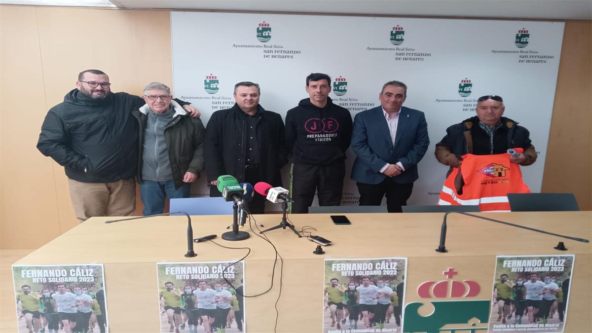 El deportista presenta su proyecto de correr más de 600 kilómetros para dar visibilidad a los afectados